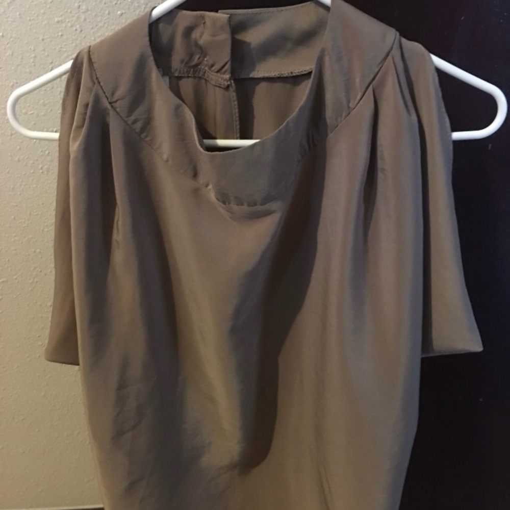 Beige open back top - Size Small
